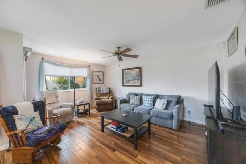 Townhouse in Largo, Florida 3 bedrooms, 135.73 sq.m. № 1785022 - photo 10