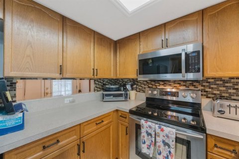 Townhouse in Largo, Florida 3 bedrooms, 135.73 sq.m. № 1785022 - photo 7