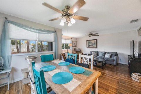 Townhouse in Largo, Florida 3 bedrooms, 135.73 sq.m. № 1785022 - photo 14