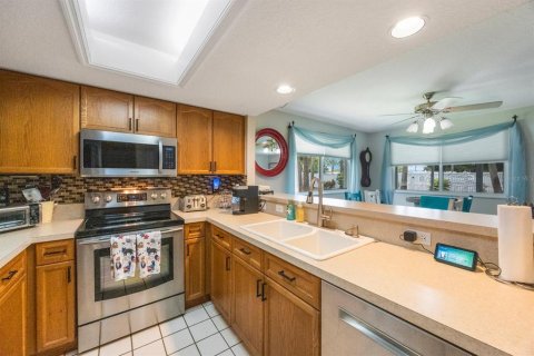 Townhouse in Largo, Florida 3 bedrooms, 135.73 sq.m. № 1785022 - photo 6