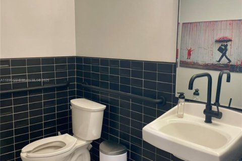 Купить коммерческую недвижимость в Майами, Флорида № 2021032 - фото 12