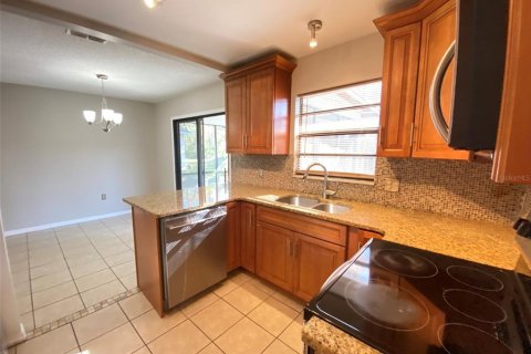 Casa en alquiler en Kissimmee, Florida, 2 dormitorios, 100.89 m2 № 1567279 - foto 7