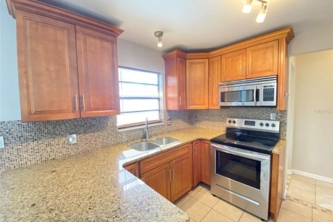 Casa en alquiler en Kissimmee, Florida, 2 dormitorios, 100.89 m2 № 1567279 - foto 9