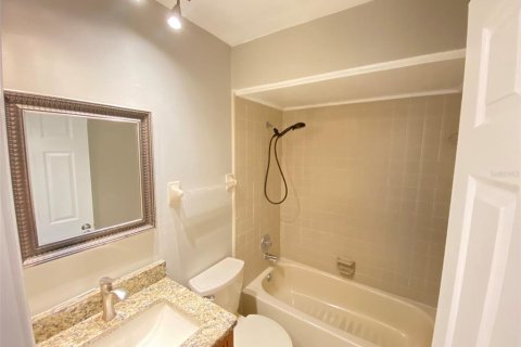 Casa en alquiler en Kissimmee, Florida, 2 dormitorios, 100.89 m2 № 1567279 - foto 13