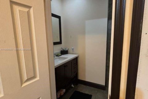 Снять в аренду кондоминиум в Хайалиа, Флорида 2 спальни, 101.26м2, № 2006028 - фото 5