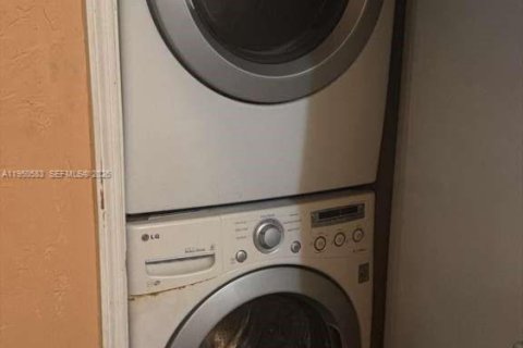 Снять в аренду кондоминиум в Хайалиа, Флорида 2 спальни, 101.26м2, № 2006028 - фото 9