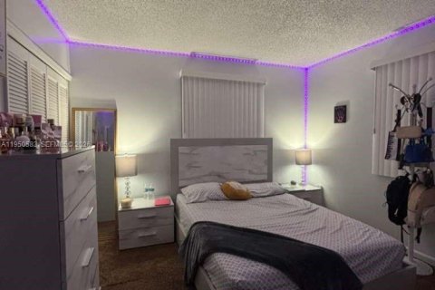 Кондоминиум с 2 спальнями в Хайалиа, Флорида № 2006028