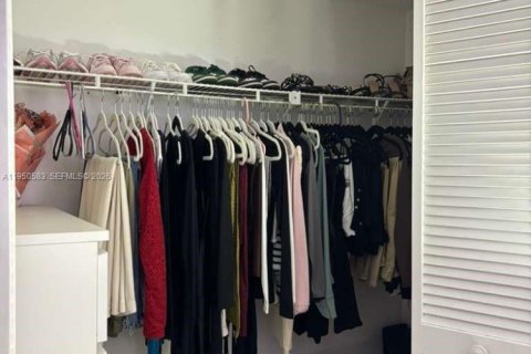 Снять в аренду кондоминиум в Хайалиа, Флорида 2 спальни, 101.26м2, № 2006028 - фото 3