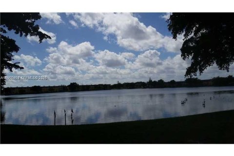 Condominio en venta en Miami, Florida, 2 dormitorios, 91.97 m2 № 2028335 - foto 15