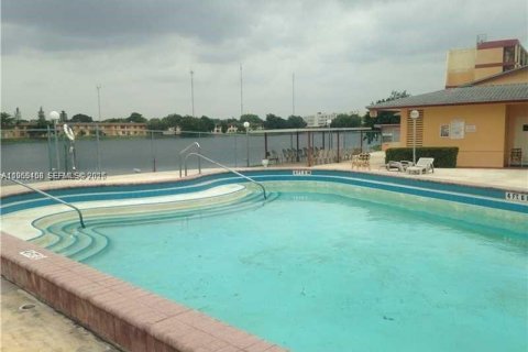 Condominio en venta en Miami, Florida, 2 dormitorios, 91.97 m2 № 2028335 - foto 21