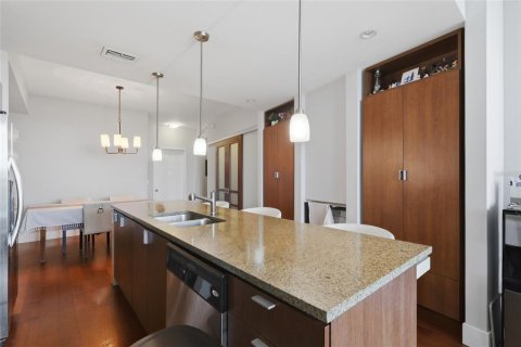 Copropriété à vendre à Tampa, Floride: 2 chambres, 135.27 m2 № 2430505 - photo 4