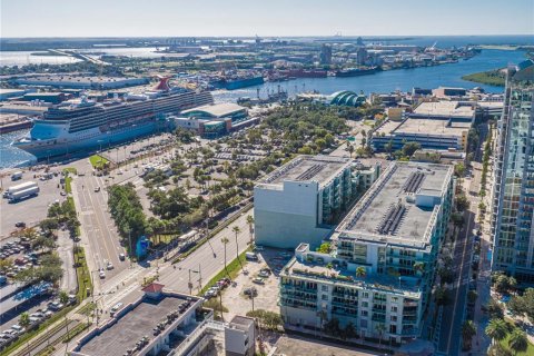 Condo à Tampa, Floride, 2 chambres  № 2430505