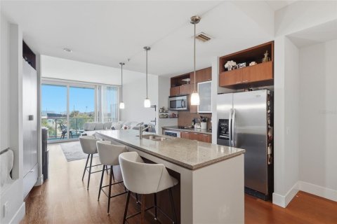 Copropriété à vendre à Tampa, Floride: 2 chambres, 135.27 m2 № 2430505 - photo 2