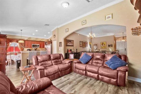 Villa ou maison à vendre à Miami, Floride: 4 chambres, 177.26 m2 № 1832299 - photo 6