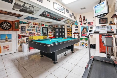 Villa ou maison à vendre à Miami, Floride: 4 chambres, 177.26 m2 № 1832299 - photo 17