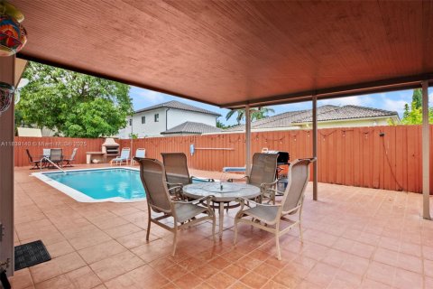 Villa ou maison à vendre à Miami, Floride: 4 chambres, 177.26 m2 № 1832299 - photo 22