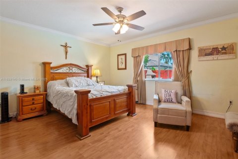 Villa ou maison à vendre à Miami, Floride: 4 chambres, 177.26 m2 № 1832299 - photo 12