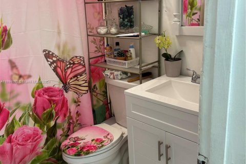 Купить виллу или дом в Майами-Гарденс, Флорида 4 спальни, 94.02м2, № 1978279 - фото 15