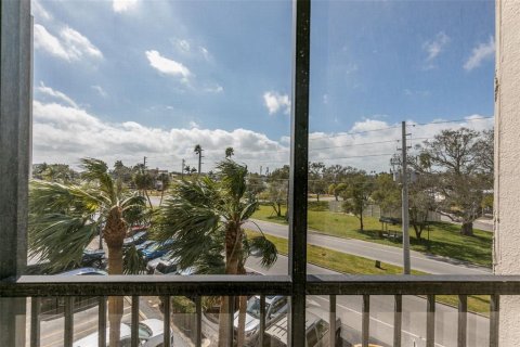 Copropriété à louer à Treasure Island, Floride: 2 chambres, 98.94 m2 № 2200905 - photo 16