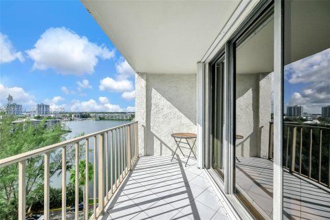 Купить кондоминиум в Авентура, Флорида 1 спальня, 85.28м2, № 1957152 - фото 30