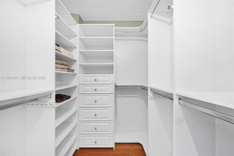 Купить кондоминиум в Авентура, Флорида 1 спальня, 85.28м2, № 1957152 - фото 25