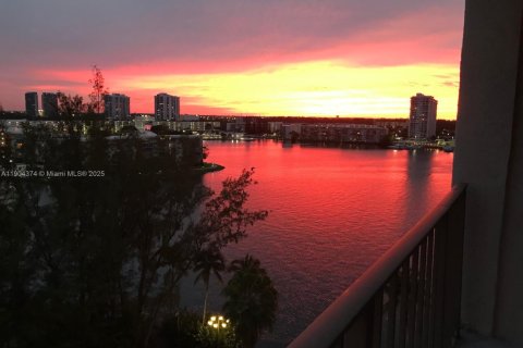 Condominio en venta en Aventura, Florida, 1 dormitorio, 85.28 m2 № 1957152 - foto 11