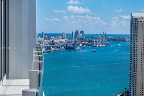 Condo in Miami, Florida, 2 bedrooms № 2248005 - photo 4