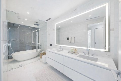 Condo in Miami, Florida, 2 bedrooms № 2248005 - photo 21