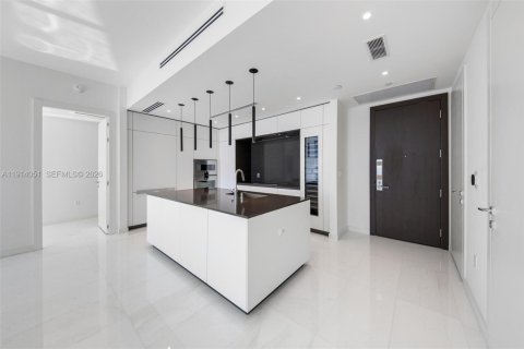 Condo in Miami, Florida, 2 bedrooms № 2248005 - photo 15