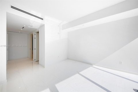 Condo in Miami, Florida, 2 bedrooms № 2248005 - photo 20