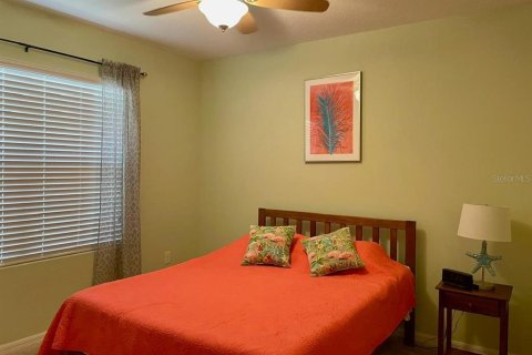 House in Edgewater, Florida 4 bedrooms, 207.36 sq.m. № 1687292 - photo 6