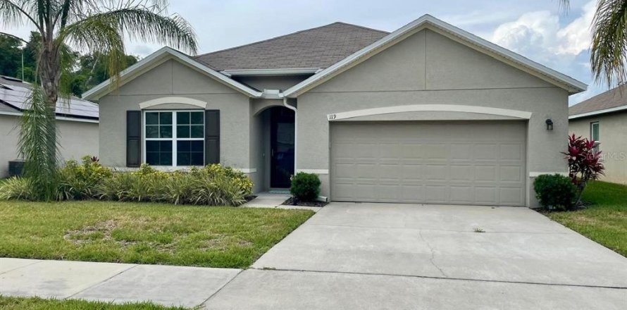 House in Edgewater, Florida 4 bedrooms, 207.36 sq.m. № 1687292