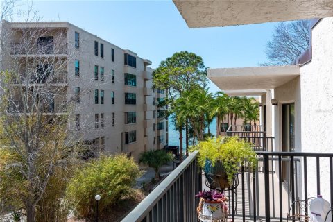 Townhouse in Clearwater, Florida 2 bedrooms, 118.91 sq.m. № 2201015 - photo 20