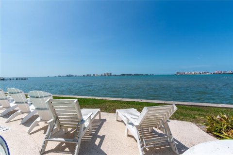 Townhouse in Clearwater, Florida 2 bedrooms, 118.91 sq.m. № 2201015 - photo 21