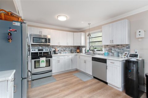 Townhouse in Clearwater, Florida 2 bedrooms, 118.91 sq.m. № 2201015 - photo 5