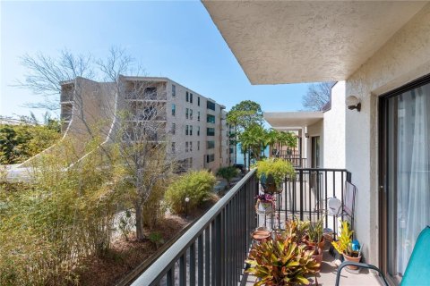 Townhouse in Clearwater, Florida 2 bedrooms, 118.91 sq.m. № 2201015 - photo 19