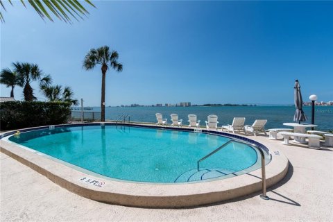 Townhouse in Clearwater, Florida 2 bedrooms, 118.91 sq.m. № 2201015 - photo 23