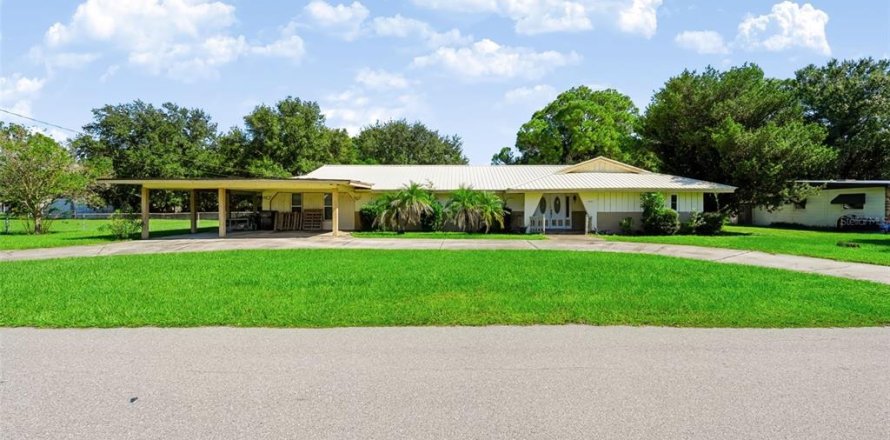 Villa ou maison à Lake Wales, Floride 4 chambres, 200.11 m2 № 2415396
