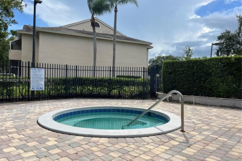 Снять в аренду кондоминиум в Дирфилд-Бич, Флорида 3 спальни, 90.49м2, № 1989715 - фото 14