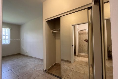 Снять в аренду кондоминиум в Дирфилд-Бич, Флорида 3 спальни, 90.49м2, № 1989715 - фото 10