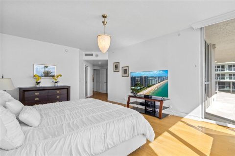 Condo in Fort Lauderdale, Florida, 3 bedrooms № 2413188 - photo 6