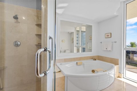 Condo in Fort Lauderdale, Florida, 3 bedrooms № 2413188 - photo 9