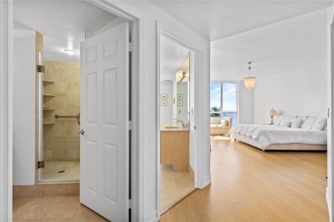Condo in Fort Lauderdale, Florida, 3 bedrooms № 2413188 - photo 12
