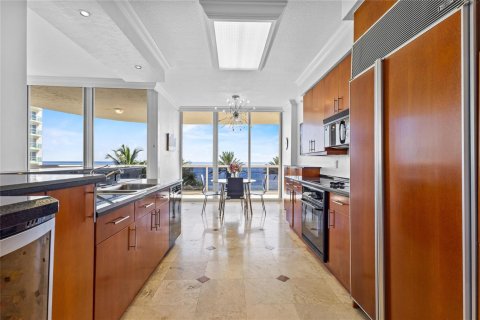 Condo in Fort Lauderdale, Florida, 3 bedrooms № 2413188 - photo 14