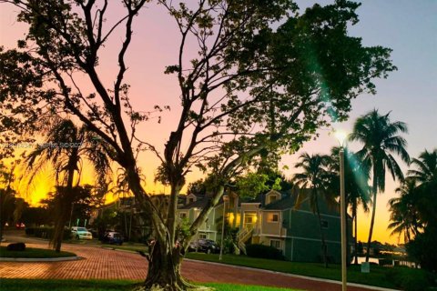 Condo in Oakland Park, Florida, 2 bedrooms  № 2076101