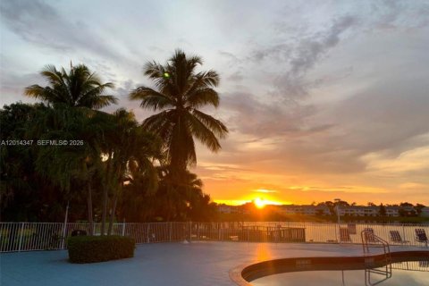Copropriété à vendre à Oakland Park, Floride: 2 chambres, 101.82 m2 № 2076101 - photo 2