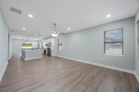Villa ou maison à vendre à Saint Petersburg, Floride: 3 chambres, 163.42 m2 № 1810836 - photo 4