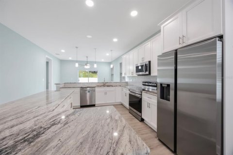 Villa ou maison à vendre à Saint Petersburg, Floride: 3 chambres, 163.42 m2 № 1810836 - photo 6