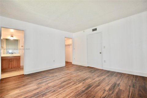 Copropriété à louer à Miami, Floride: 2 chambres, 89.65 m2 № 1840899 - photo 6