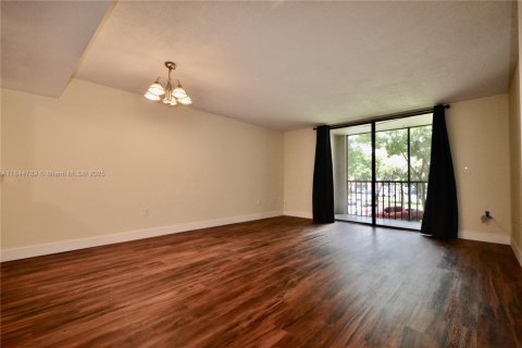 Copropriété à louer à Miami, Floride: 2 chambres, 89.65 m2 № 1840899 - photo 3